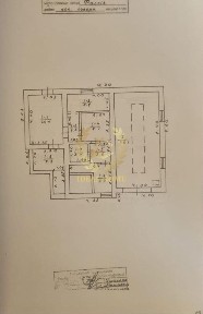 Продам будинок складається із двох повноцінних поверхів.