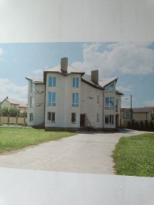 Продам житловий комплекс та земельну ділянку 50сот. с.Пухівка.