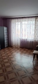 Продам однокомнатную квартиру Мира 12