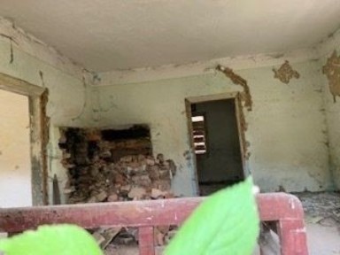 Продаж старого будинка