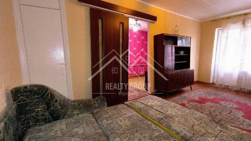 Продам 2к кв вул. Соборності, 72