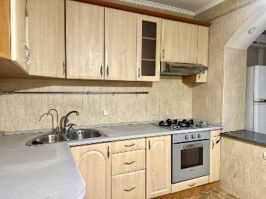 Здам 3-кімнатну квартиру, вул. Бориса Гмирі, 9. Метро Позняки 7 хв