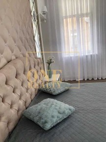 Довгострокова оренда 2к Університет Царський будинок Авторський ремонт