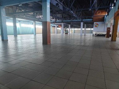 Надам в оренду торгове приміщення 1853 кв. м.ІІІповерх; 200грн за 1кв. м.