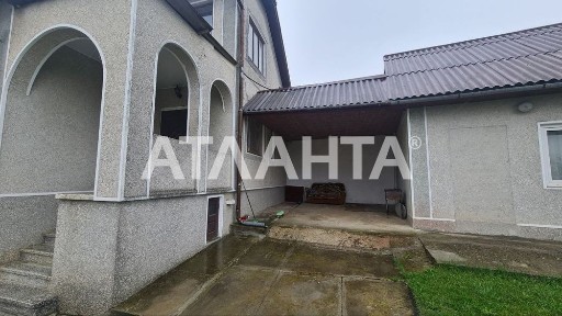 Двоповерховий будинок на Рощі