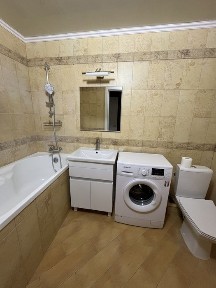 Оренда трикімнатної квартири по вул. Тищика