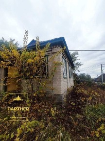 Будинок у Кременчуці поряд із парком Миру