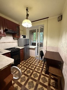 Продам 1к квартиру з ремонтом М. Деміївська, високий 1-й поверх