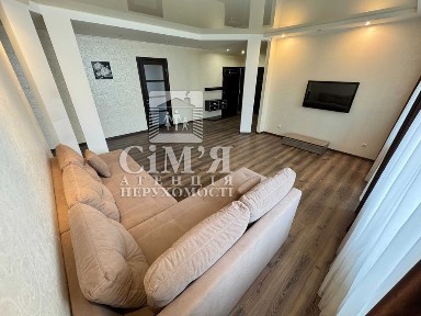 Здам простору 3-кім квартиру в елітному р-ні Поділля по вул. Зодчих