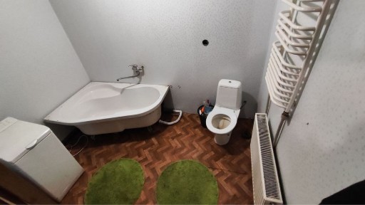 2 кімнатна в центрі на місяць 1-4 людини