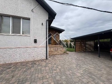 Продаж будинку з сучасним ремонтом у ЦМ р-ні поряд із пр. Поштовим