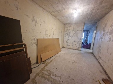 Продам трикімнатну квартиру метро Індустріальна