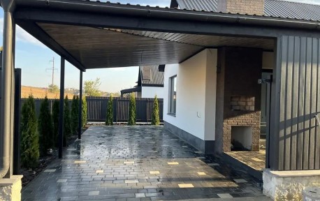 Продаж 2 поверхового будинку з ділянкою на 3.2 сотки