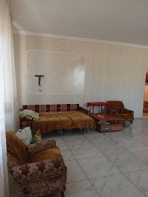 Здається будинок