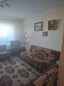 Продається 3-кімнатна квартира на пр. Молоді