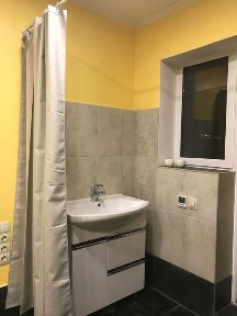 Оренда робочого місця в приміщенні