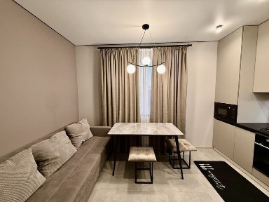 Продається 1км квартира поблизу Центру