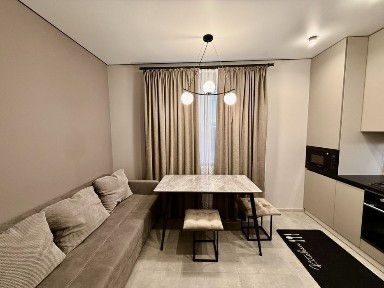 Продається 1км квартира поблизу Центру