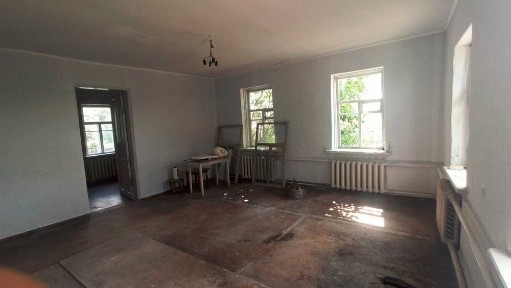 Продам будинок в Дергачах в районі центру