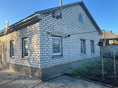 Дом с ремонтом, гараж, погреб, сад и тишина.