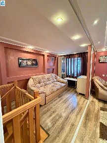 Продається 3-кімнатна двоповерхова картира в Центрі міста