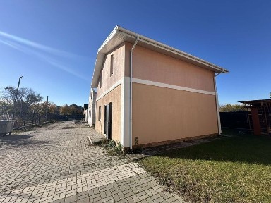 Просторий будиноку в Тарасівці (Юрівка) -поруч Київ