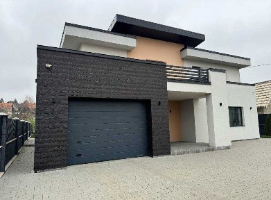 Продаж сучасного будинку з ремонтом та меблями