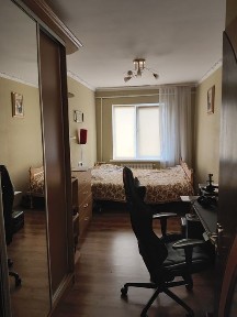 Продається 2-х кімнатна квартира в с. Старичі