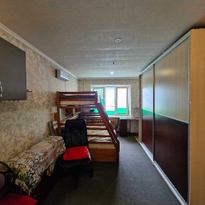 Кімната 17,5 кв м, третій поверх, газ - своє житло за доступні гроші!