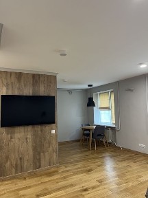 Продаж 1-к квартири з новим сучасним ремонтом, Центр.