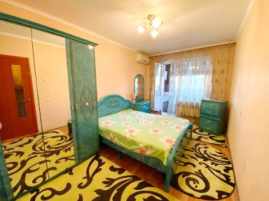 Продаж 1-кімнатної квартири 31 м², Лазурна вул.