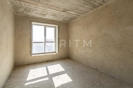 Простора 2-кімнатна квартира в новобудові на Пасічній!