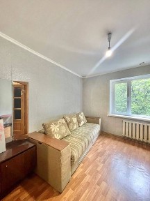 1-кімн. по вул. Харківська з бойлером, меблями і технікою