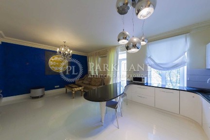 Грушевського. 3-х кімнатна студія. Липки. Маріїнський парк.