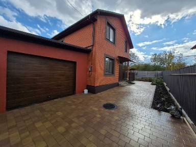 Двоповерховий будинок з ремонтом на Вінницьких Хуторах