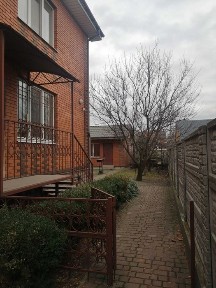 Здам 2-х кім. квартиру в частині будинка, нагірна частина, вул. Пугача