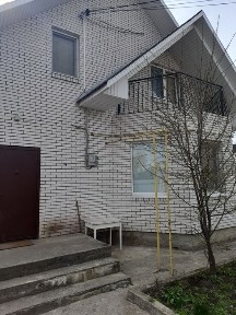 Продам 2 поверховий будинок в елітному районі м. Житомира