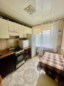 2-кімн. Р-н Л. Лукьяненко. Меблі. Побутова техніка. Можно на 1-3 місяці.