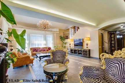 Козин. КМ Дніпрова Хвиля. Сучасний будинок з басейном. Вихід на Дніпро