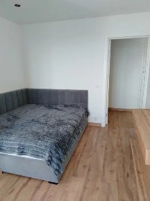 Здається 1 кімнатна квартира Симиренка 12 Б