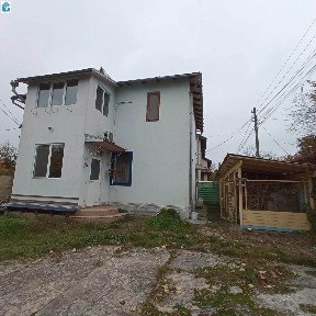 Повністю енергонезалежний котедж в 10 хв. від метро. Перша здача.