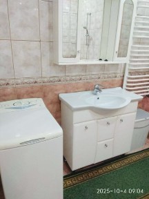 Оренда половини особняка