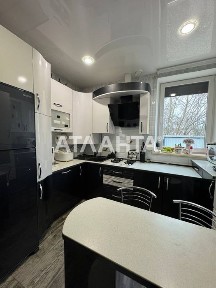 Частина будинку в сучасному стилі пору парку Федьковича