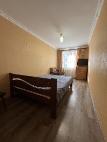 Двокімнатна в центрі. Медакадемія. Корпусний парк.