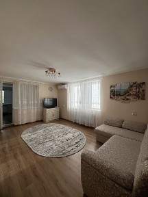 2-кім. квартира в центрі міста оренда довгостроково