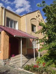 Сучасний будинок на Веретенівці