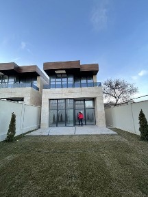 Котедж на Фонтані 260 м2