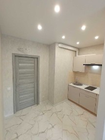 Продается 1 комнатная квартира с ремонтом на Небесной Сотне