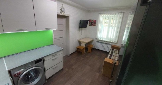 Браїлки однокімнатна з окремим двором