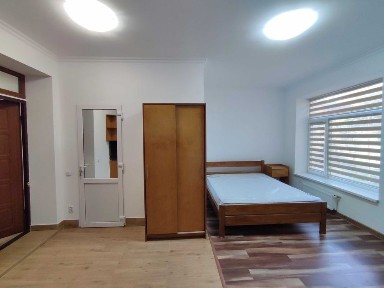 Здається 1-кварт-студія по вул. Лисенка, в р-ні Замостя, читайте опис